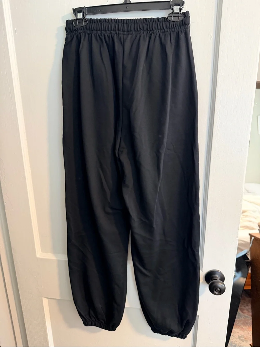 NWT ALO Yoga Black Relaxed accolade Jogger Pants